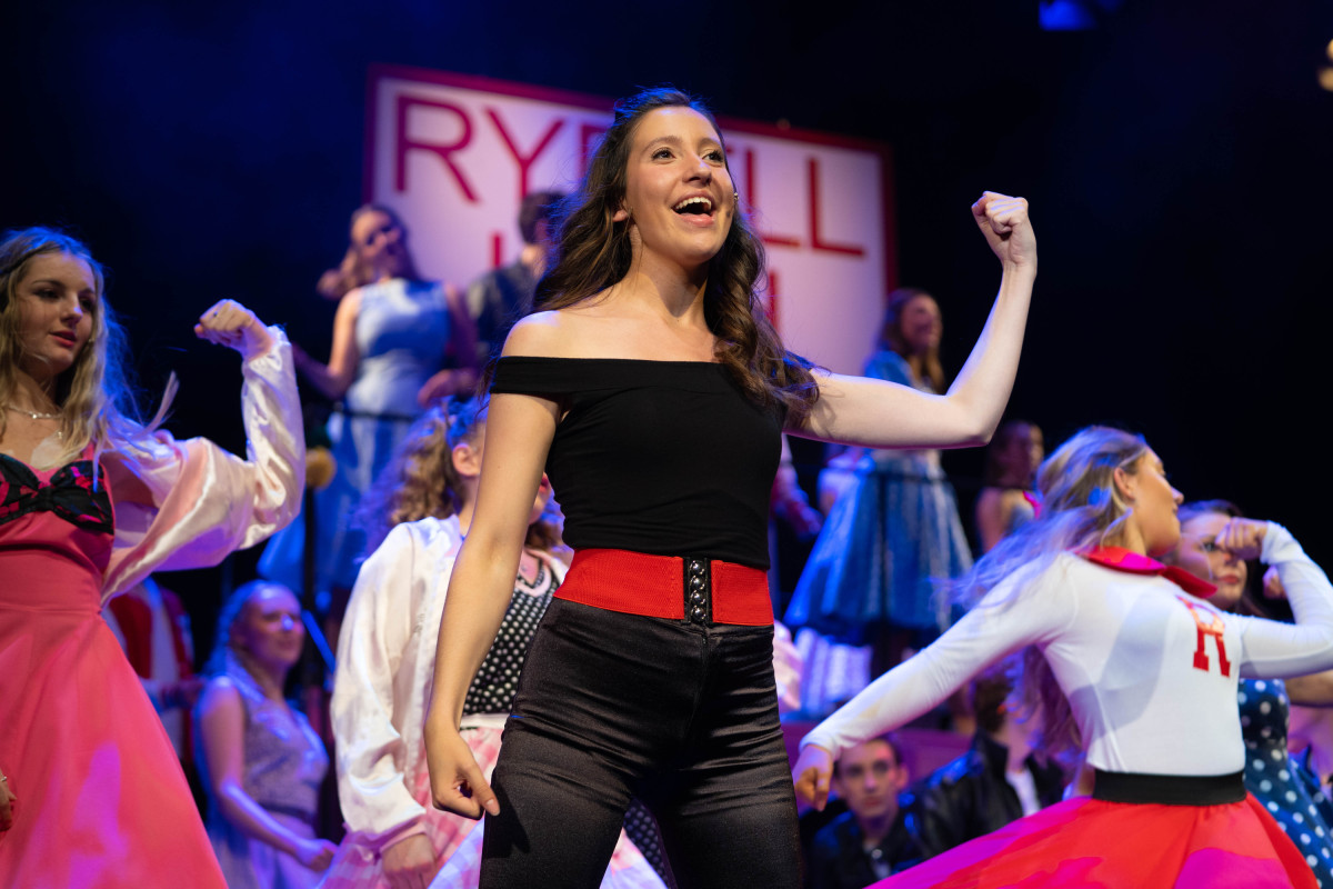 Aufführung des Musicals Grease an der Dollar Academy, UK.