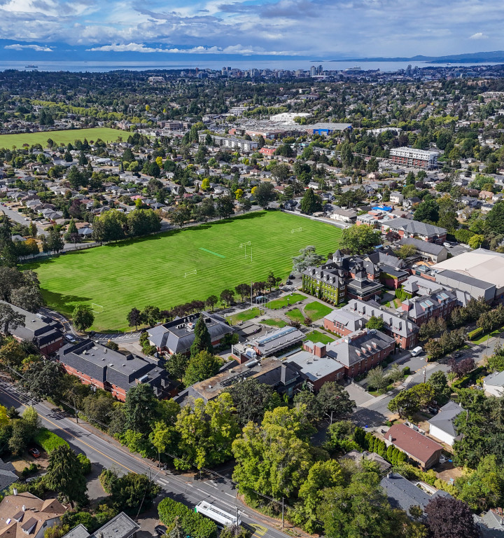 Luftaufnahme des SM'US Campus in Victoria, British Columbia
