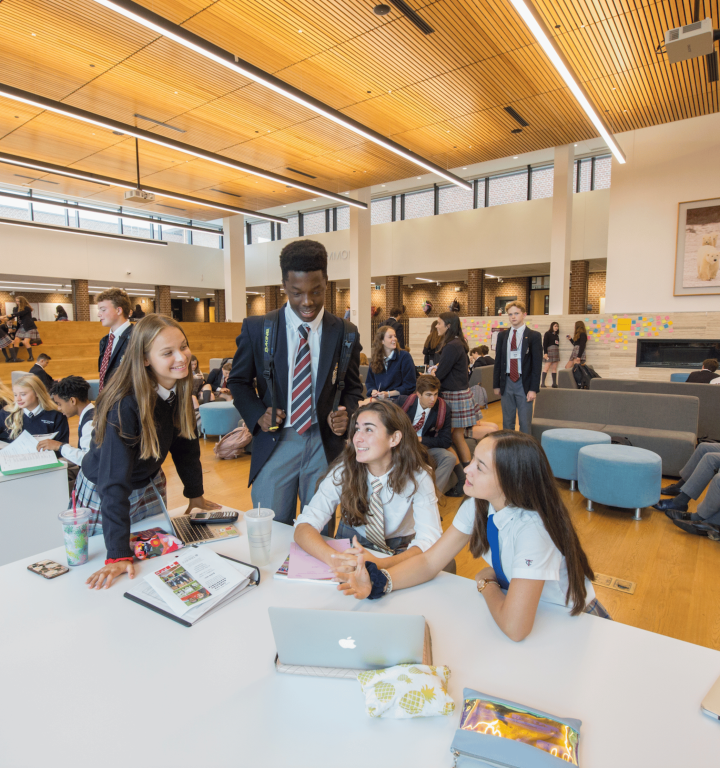 Schüler im Learning Space an der Trinity College School